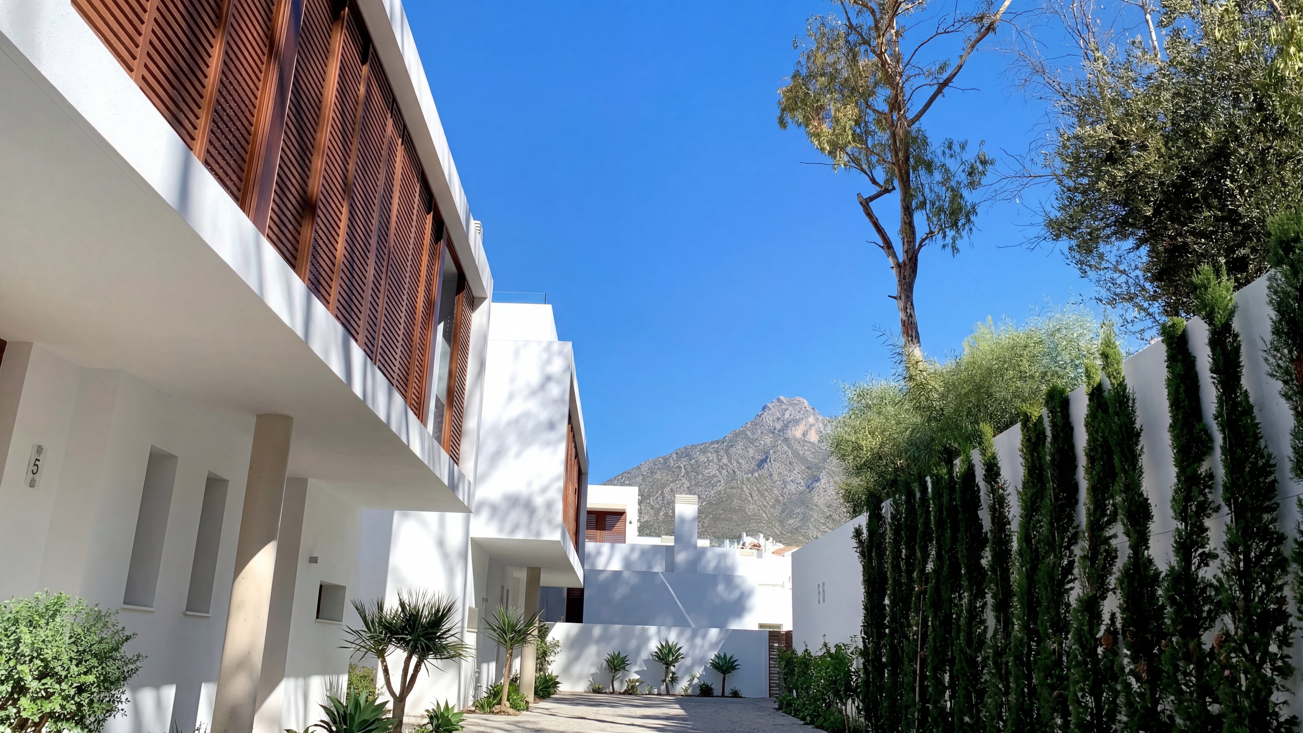 Garden at a villa in Altos de Puente Romano